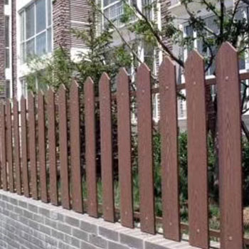 防腐木围栏的安装与施工注意点